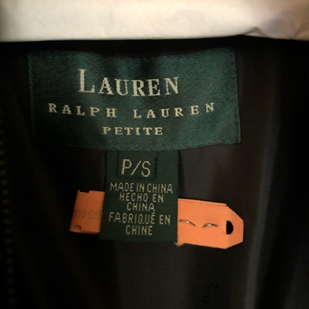 ❌ SOLD ❌ Ralph Lauren Petite Velvet Puffer Jacket - Picture 5 of 5